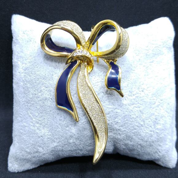 Blue Enamel Gold Plated Bow Brooch, Faux Diamond Dust Finish, 1960s Vintage - Picture 1 of 8